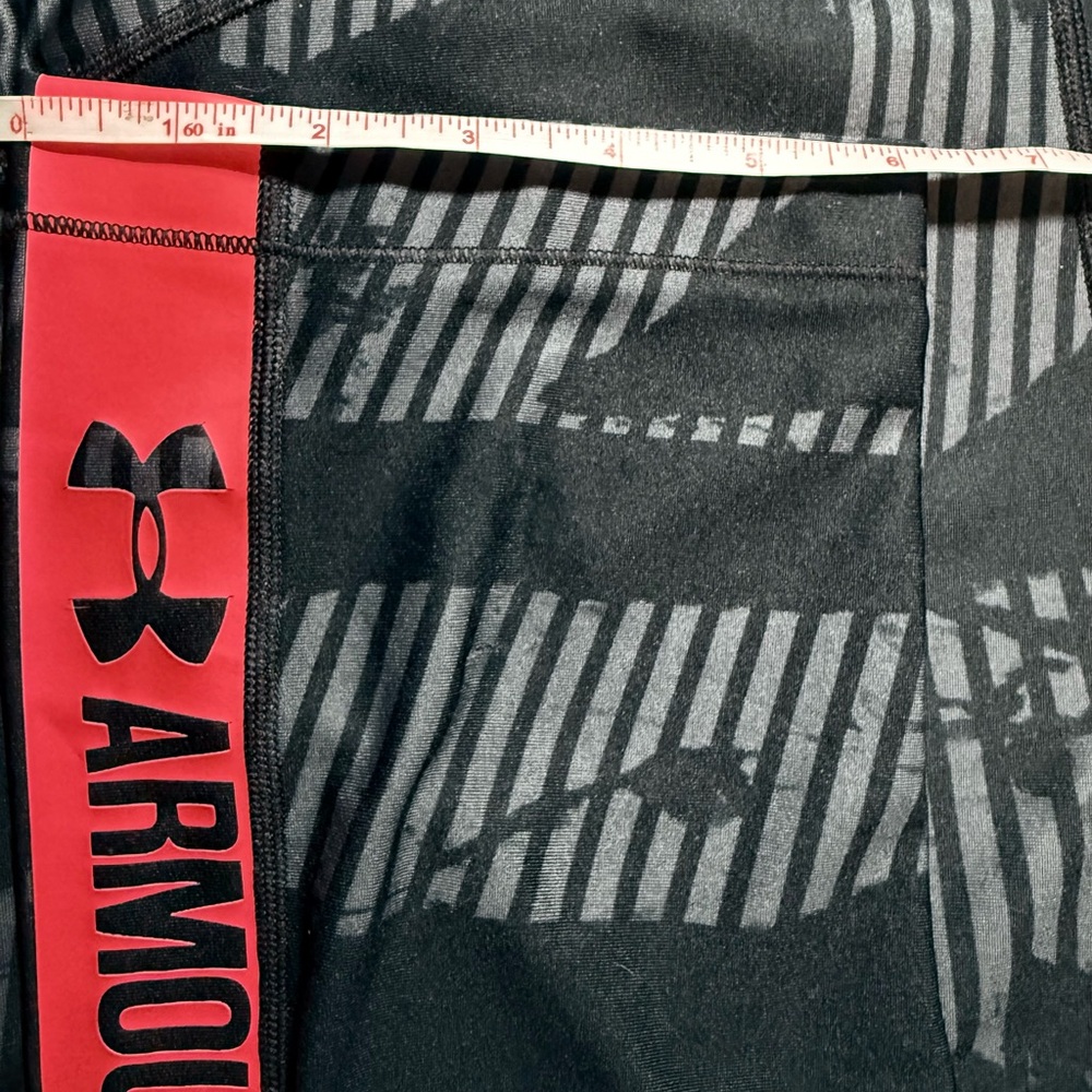 Under Armour Cropped Black Leggings, Coral Logo Stripe. Grey pattern, XL, EUC - Picture 5 of 8